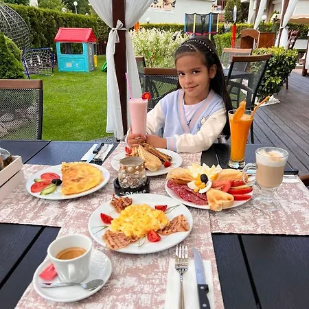 Ivian Family Szálloda Ravda