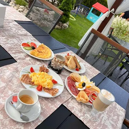 Ivian Family Szálloda 2*